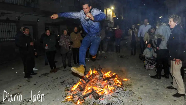 Lumbre de San Antón de Noalejo (Foto: Diario Jaén)