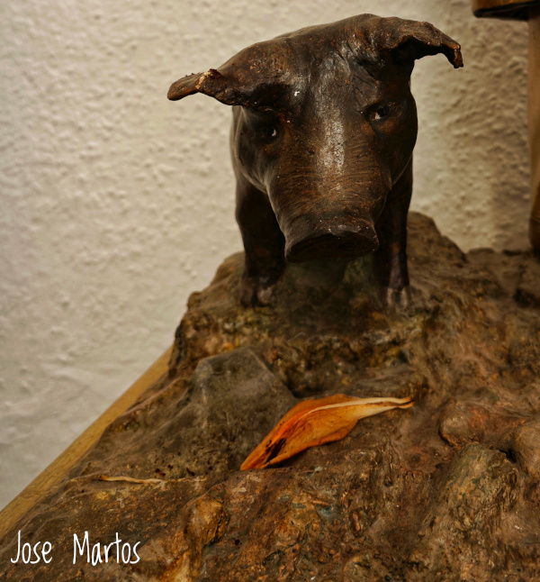 Detalle del marranillo de la imagen de San Antón de la Parroquia de la Asunción de Nuestra Señora de Noalejo (Manuel González Mesa, 1941)