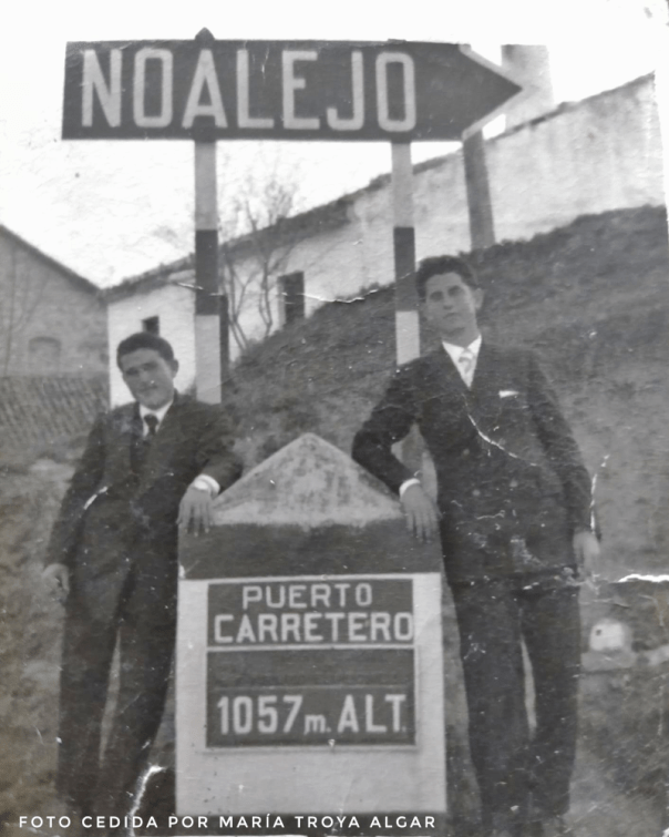 Quintos en el Puerto Carretero (Finales de la Década de los 50 del siglo XX). Foto cedida por María Troya Algar