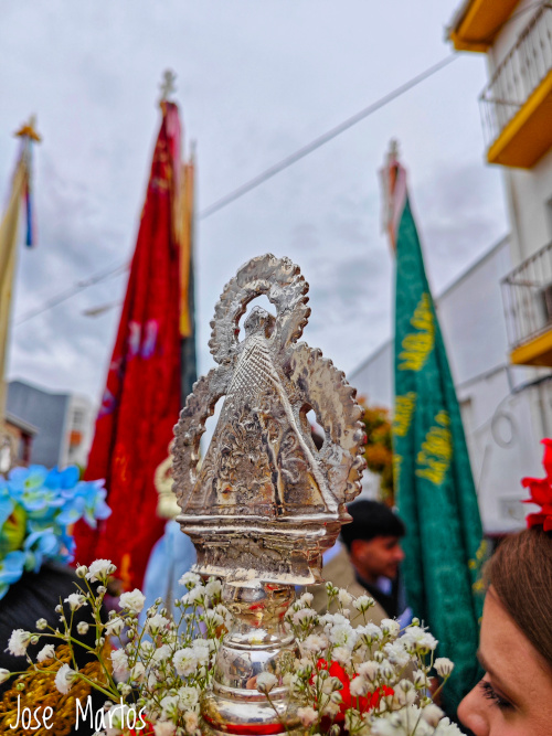 Banderas y cetros de las Cofradías de la Virgen de la Cabeza de Montillana y Noalejo